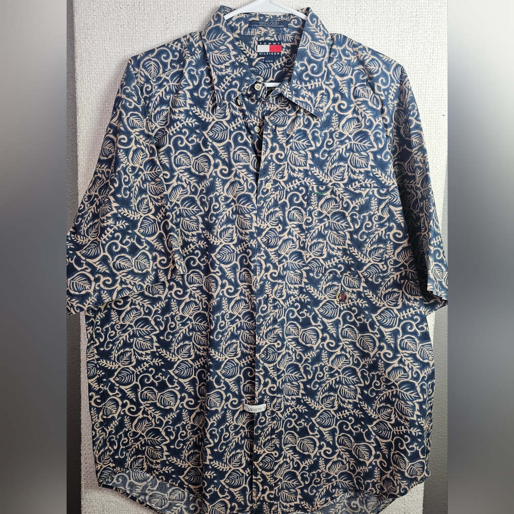 Tommy Hilfiger Men’s XL Short Sleeve Button Down Shirt Blue Floral Print